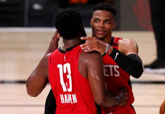 ווסטברוק והארדן. מפגש עם האקסית // צילום: USA TODAY Sports